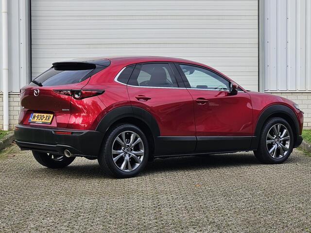 Mazda CX-30 2.0 e-SkyActiv-X M Hybrid Luxury / 1e Eigenaar / Lederen Bekleding / Afneembare Trekhaak / Elektrisch Bedienbare Bestuurdersstoel met Geheugen / Bose Audio / Adaptief Cruise Control / Stoel & Stuurverwarming / Navigatie / Apple Carplay & Android Auto /