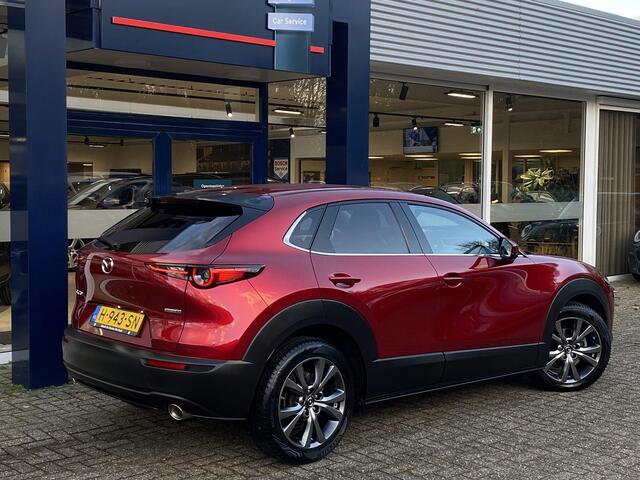 Mazda CX-30 2.0 e-SkyActiv-X M Hybrid Luxury / Automaat / NL-Auto / 1e-Eigenaar / Adaptieve Cruise-Control Stop&Go / Stoelverwarming / Stuurverwarming / Climate-Control / Apple-Carplay & Android-Auto / Head-Up-Display / DAB Radio-Bluetooth / Navi / Dodehoek-Detectie