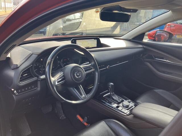 Mazda CX-30 2.0 e-SkyActiv-X M Hybrid Luxury Automaat, Trekhaak, i-Activesense Pack, schuif-/kanteldak, Leder, Adap.Cruise, Navi, Clima, Bose, 360 Camera, Stoel/Stuurverwarming, Apple Carplay, Android Auto, PDC, LKA, HUD