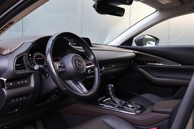 Mazda CX-30 2.0 e-SkyActiv-X M Hybrid Luxury Automaat | Leer | Trekhaak | Stoel- Stuurverwarming | Apple Carplay / Android Auto | HUD | Camera | ACC