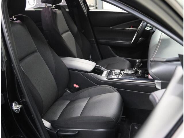 Mazda CX-30 186pk M Hybrid Sportive | BLACKEDITION! | AppleCarplay/AndroidAuto | Armsteun | Camera | StuurVerwarming | Adaptieve Cruise Control | Climate Control | Navigatie | Dodehoekdetectie | AUTOMAAT | Elektrische Achterklep |