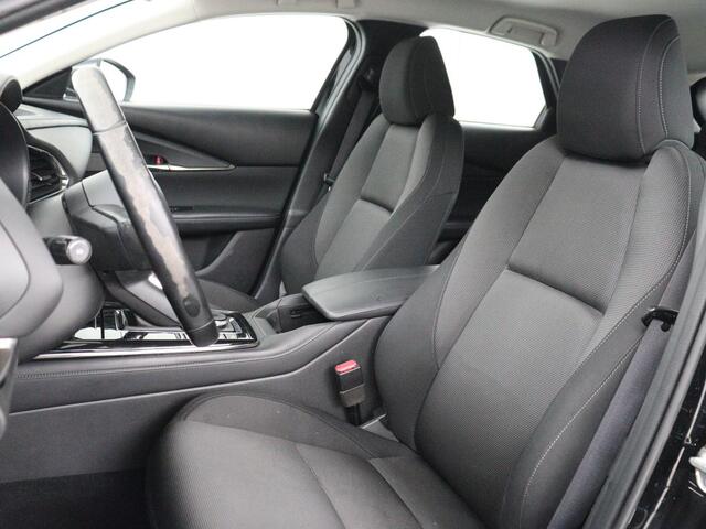 Mazda CX-30 2.0 e-SkyActiv-X M Hybrid Comfort | Stoelverwarming | Head-Up | Camera | Carplay | Adaptive cruise | Navigatie | Stuurverwarming | 18'' | Keyless | Full LED | Climate control