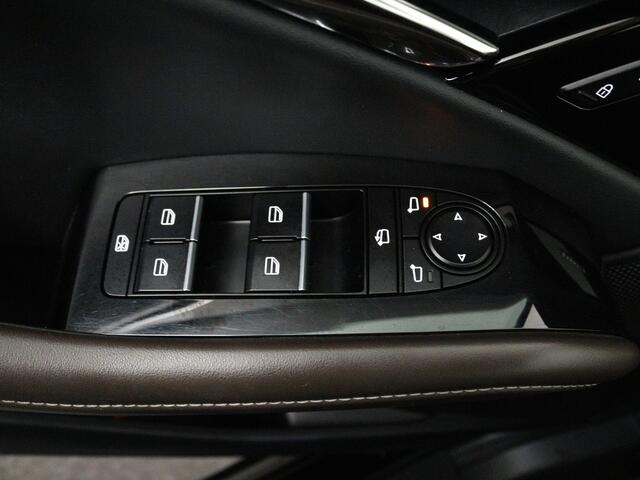 Mazda CX-30 2.0 e-SkyActiv-X M Hybrid Luxury automaat | Trekhaak | i-Activsense |