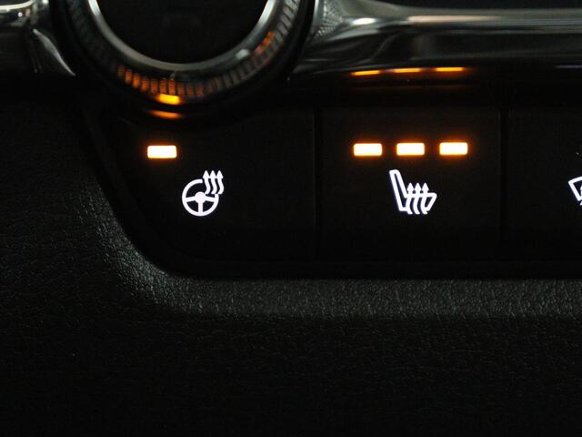 Mazda CX-30 2.0 e-SkyActiv-X M Hybrid Luxury | Stoelverwarming | Head-Up | Leder | Bose Surround | Camera | Carplay | Keyless | Navigatie | Full LED | Stuurverwarming | Climate control