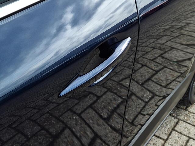 Mazda CX-30 2.0 e-SkyActiv-X M Hybrid Exclusive-line | Trekhaak | Zwarte velgen | Full LED | Achteruitrijcamera | Stoelverwarming | Elektrische Achterklep | Adaptieve Cruise Control | Android auto/Apple carplay | Navigatie | Dodehoeksensoren |