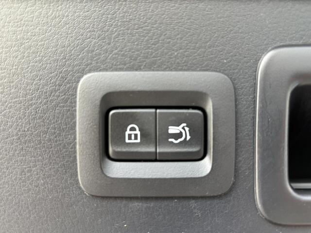 Mazda CX-30 2.0 e-SkyActiv-X M Hybrid Luxury 1e Eig., NL-Auto, Dealer Ondh, Automaat, Navigatie, Apple Carplay/ Android Auto, Head-up Cruise Controle Ad., Bose, Leer, Stoelverw., Stuur verw.