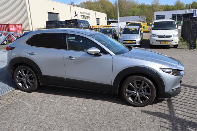 Mazda CX-30 2.0 SkyActiv-X Luxury Navigatie/Achteruitrijcamera/Bose/Trekhaak/Keyless Entry/Head-Up-Display/Leder&Stoelverwarning/Sensoren V&A/Climate&Cruisecontrol/Bleutooth met Spraakbediening/18 Inch Lmv