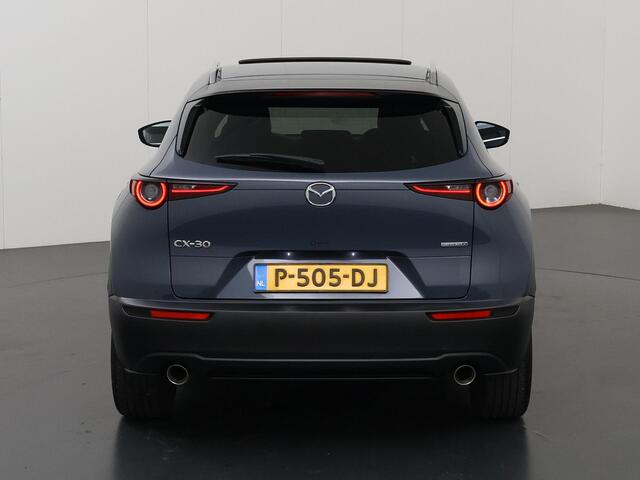 Mazda CX-30 2.0 e-SkyActiv-X M Hybrid Luxury | Panoramadak | Leder | Navigatie | 360° Camera | DAB | Stoel/Stuurverwarming | Elek. Stoelen met Geheugen | Bose | Elek. Achterklep |