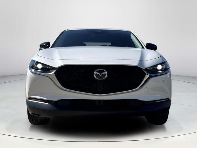 Mazda CX-30 2.5 e-SkyActiv-G M Hybrid Homura | Dodehoeksensoren | Draadloze Applecarplay en Android Auto | Adaptieve Cruise Control | Automaat | 18inch zwarte velgen | Achteruitrijcamera | Elektrische achterklep |
