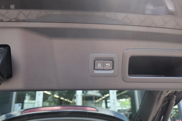 Mazda CX-30 2.0 Comfort, Stuur- en Stoelverwarm, 360 Camera, BOSE Audio etc.