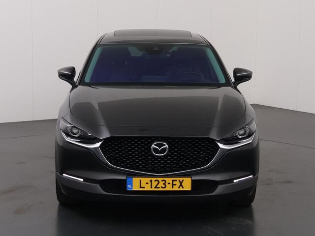 Mazda CX-30 2.0 e-SkyActiv-X M Hybrid Luxury | Panoramadak | LED | Leder | Navigatie | Parkeercamera | DAB | Stoel/Stuurverwarming | Cruise Control Adaptief | Elek. Stoelen met Geheugen | Bose | Elek. Achterklep |