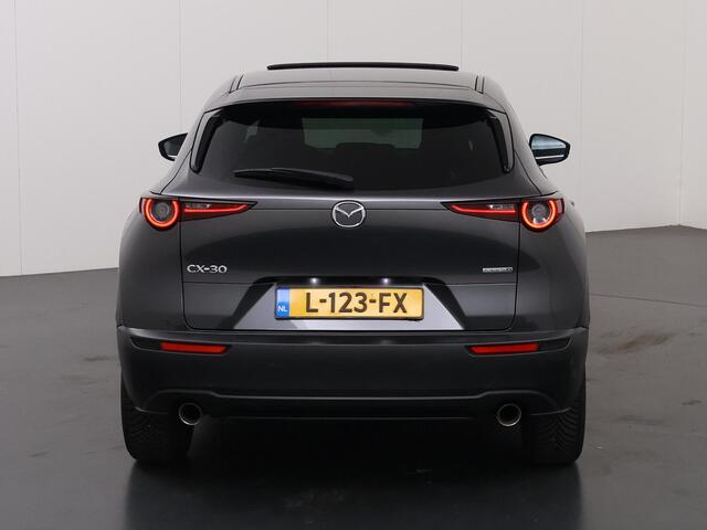 Mazda CX-30 2.0 e-SkyActiv-X M Hybrid Luxury | Panoramadak | LED | Leder | Navigatie | Parkeercamera | DAB | Stoel/Stuurverwarming | Cruise Control Adaptief | Elek. Stoelen met Geheugen | Bose | Elek. Achterklep |