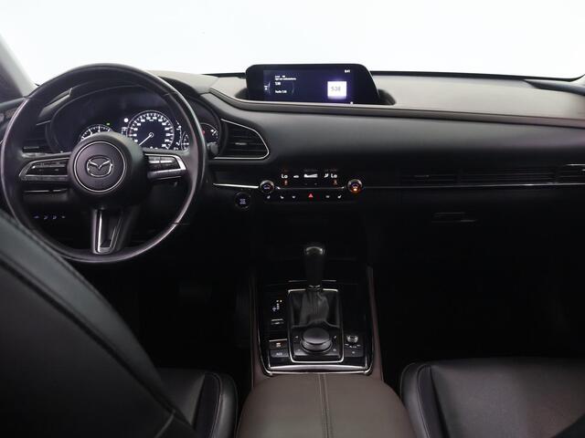 Mazda CX-30 2.0 e-SkyActiv-X M Hybrid Luxury | Panoramadak | LED | Leder | Navigatie | Parkeercamera | DAB | Stoel/Stuurverwarming | Cruise Control Adaptief | Elek. Stoelen met Geheugen | Bose | Elek. Achterklep |