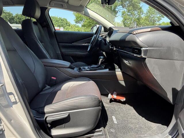 Mazda CX-30 2.0 e-SkyActiv-X M Hybrid Luxury NL Auto, 1e Eig., Dealer Ond, Automaat, Navigatie, Leer, Head-up, Apple Carplay/ Android Auto, 360 Camera, Cruise Controle Ad., Bose.