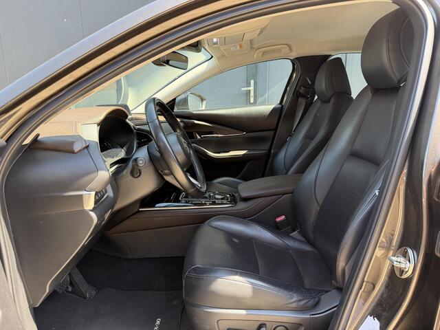 Mazda CX-30 2.0 e-SkyActiv-X M Hybrid Luxury Head Up Display / Memory Seats / Stuurwielverwarming / Stoelverwarming / 360 Graden Camera / Elektrische Achterklep / Incl Winterset