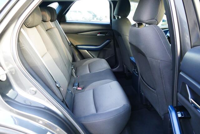 Mazda CX-30 2.0 150pk e-SkyActiv M Hybrid. Camera, Navi, Elek Klep, Stoel&StuurVerw, 18"LMV, Haak 1300kg