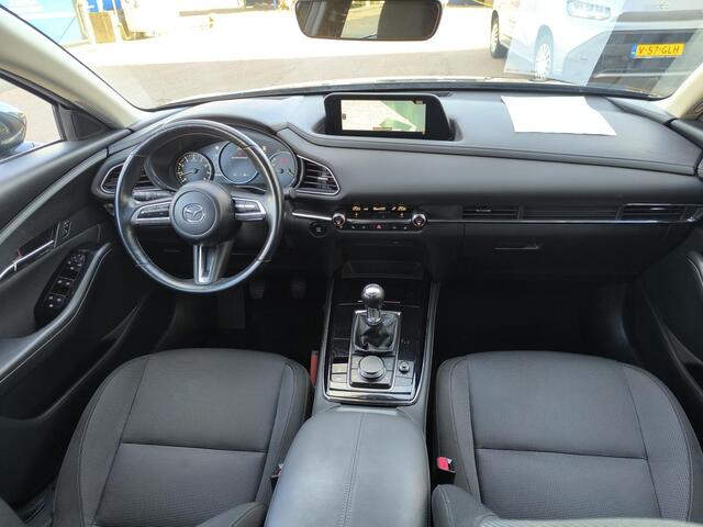 Mazda CX-30 2.0 e-SkyActiv-X M Hybrid Comfort Trekhaak, stoel en stuur verwarming, carplay, navi, climate en cruise control, head-up voorruit projectie, camera.