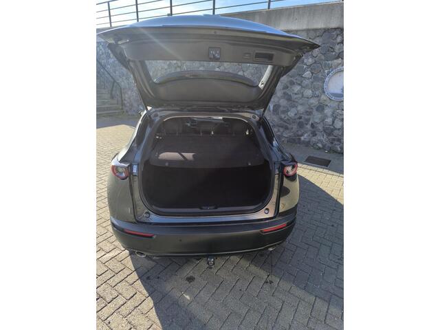 Mazda CX-30 2.0 e-SkyActiv-X M Hybrid Comfort Trekhaak, stoel en stuur verwarming, carplay, navi, climate en cruise control, head-up voorruit projectie, camera.