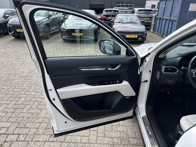 Mazda CX-5 2.0 SkyActiv-G 165 Business Luxury |Wit lederen bekleding| Parkeersensoren voor en achter | Apple-Carplay| Stoelverwarming | Automaat | Achteruitrijcamera | Navigatie |Trekhaak|