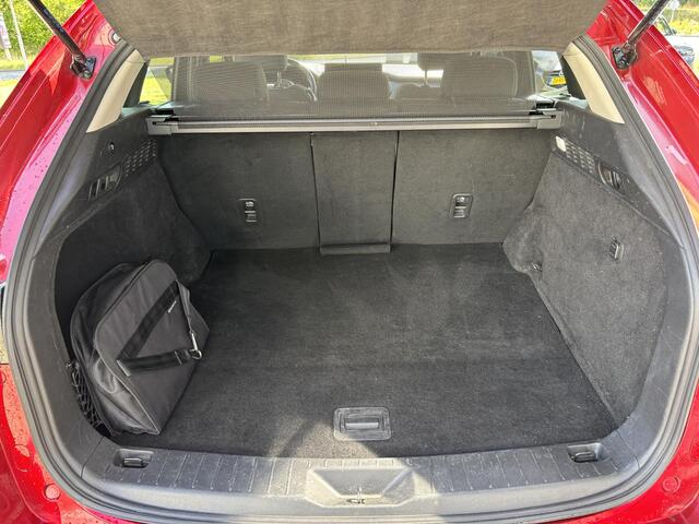 Mazda CX-60 2.5 e-SkyActiv PHEV Exclusive-Line NL-Auto, Dealer Ondh, 1e Eig., Navigatie, Apple Carplay / Android Auto, Leer, Stoelen geventileerde + Verwarmd, Trekhaak, Cruise Controle Add., A-Rij Camera