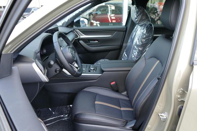 Mazda CX-60 2.5 e-SkyActiv PHEV Homura Business Edition | Voorraad auto | Snel rijden | Foto's ter illustratie |