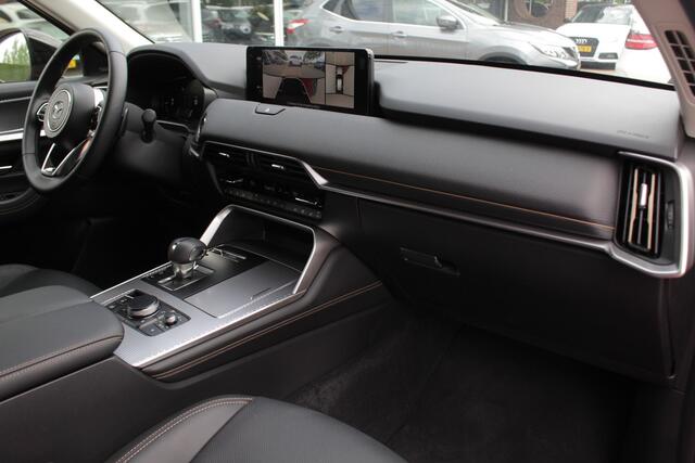 Mazda CX-60 2.5 e-SkyActiv PHEV Homura / SoH 95,8% / Trekhaak / Panoramadak / 360Camera / Head-up / Leder / Keyless / 20'' / Dodehoek / DAB / Navigatie / Stoelverwarming / ACC