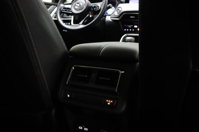 Mazda CX-60 2.5 e-SkyActiv PHEV Homura | SOH 93% | ACHTERBANKVERWARMING | STOELVENTILATIE | DRAADLOZE LADER | 360 CAMERA