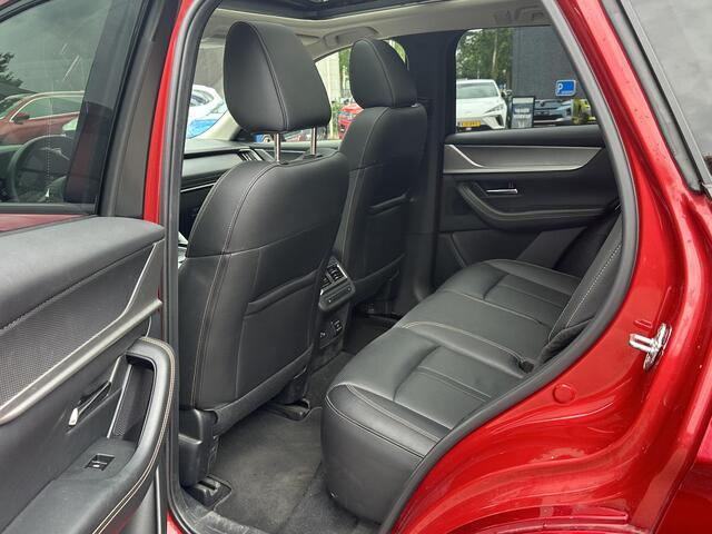 Mazda CX-60 2.5 e-SkyActiv PHEV Homura VAN: 39.900,- VOOR: 37.440,- UW WKVOORDEEL: 2.460,- | Bomvol! | PANO | STOELVERWARMING + VERKOELING | ACHTERBANK VERWARMING | STUURWIEL VERWAMRD | MEM SEATS | ADAP. CRUISE | 12 MND BOVAG GARANTIE |