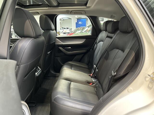 Mazda CX-60 2.5 e-SkyActiv PHEV 327pk Homura | Trekhaak | 2.500KG TREKGEWICHT! | Pano | Cruise | Stoel/Stuurverwarming | Camera | Clima | HUD |
