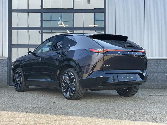 Mazda CX-6e Takumi Plus 78 kWh | DIGITALE SPIEGELS | PANO DAK | STOEL + STUURVERWARMING | GRATIS TREKHAAK! T.W.V. ¤ 1695,-
