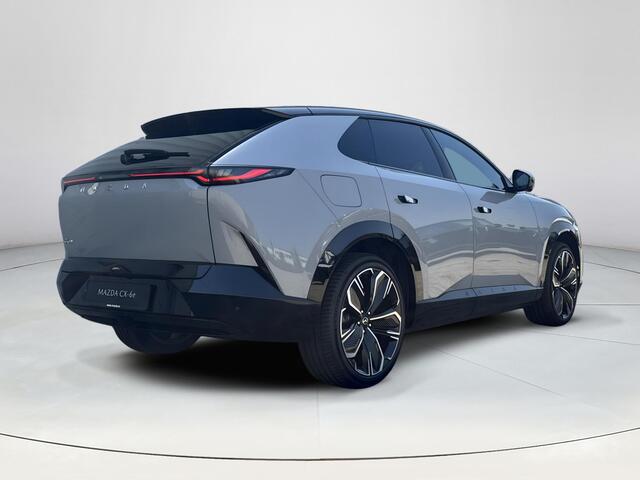 Mazda CX-6e Takumi 78 kWh | Nu met gratis trekhaak! | Stoelverwarming/Verkoeling | Stuurverwarming | 360* Camera | 50" Infotainment-scherm | Elektrische Achterklep |