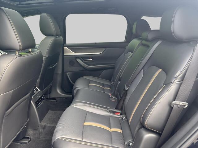 Mazda CX-80 2.5 e-SkyActiv PHEV Homura Plus 7-zitter Uitklapbare trekhaak | klasse III alarm | meest luxe uitvoering Nieuwprijs ¤76.000,-