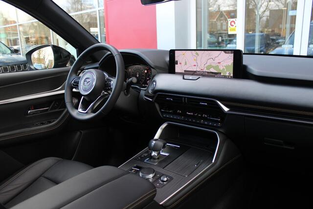 Mazda CX-80 2.5 e-SkyActiv 328PK PHEV HOMURA PLUS | 7-PERSOONS! | NIEUWE AUTO! | DRIVER PERSONALIZATION SYSTEM (GEZICHTSHERKENNING) | ELEKTRISCH BEDIENBARE VOORSTOELEN | FULL LEDEREN BEKLEDING | ADAPTIVE CRUISE CONTROL | 20" LICHTMETALEN VELGEN BLACK | 360° CAMERA |
