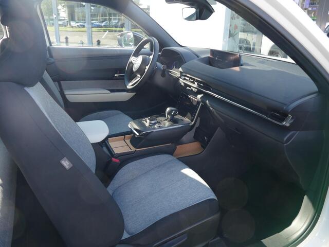 Mazda MX-30 e-SkyActiv EV 145 Prime-line 36 kWh | Inclusief Subsidie | Achteruitrijcamera | RIJKLAARPRIJS!