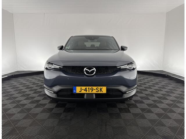 Mazda MX-30 e-SkyActiv 145 First Edition 36 kWh (INCL-BTW) *ADAPT.-CRUISE | HEAD-UP | FULL-LED | NAVI-FULLMAP | LEDER-MICROFIBRE | CCS-FASTLOADER | KEYLESS | BLIND-SPOT | CAMERA | DIGI-COCKPIT | MEMORY-PACK | SHIFT-PADDLES | ...