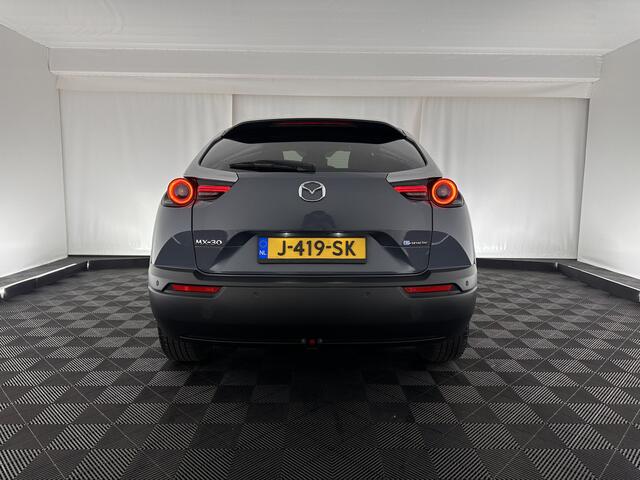 Mazda MX-30 e-SkyActiv 145 First Edition 36 kWh (INCL-BTW) *ADAPT.-CRUISE | HEAD-UP | FULL-LED | NAVI-FULLMAP | LEDER-MICROFIBRE | CCS-FASTLOADER | KEYLESS | BLIND-SPOT | CAMERA | DIGI-COCKPIT | MEMORY-PACK | SHIFT-PADDLES | ...