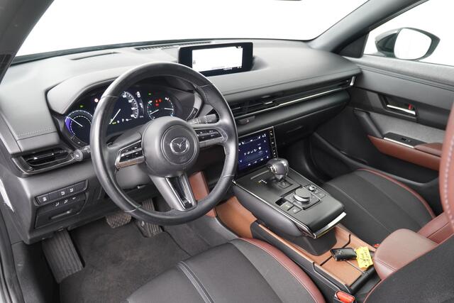 Mazda MX-30 BWJ 2020 e-SkyActiv 146 PK 145 First Edition 36 kWh APPLE CARPLAY / ANDROID AUTO / NAVI / CLIMA / CRUISE / DAB + / ELEKTRICE STOELEN / HEAD UP DISPLAY / STOELVERW. / CAMERA / HALF LEDER / LMV / PARKEERSENSOREN