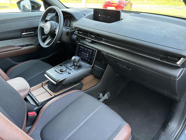 Mazda MX-30 e-SkyActiv R-EV 170 Advantage Apple Carplay/ Android Auto, Navigatie, Parkeerhulp V+A, Achteruitrij-camera, Cruise Controle Add., Bestuurderstoel Memory.