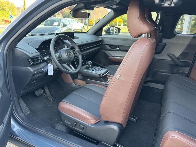 Mazda MX-30 e-SkyActiv R-EV 170 Advantage Apple Carplay/ Android Auto, Navigatie, Parkeerhulp V+A, Achteruitrij-camera, Cruise Controle Add., Bestuurderstoel Memory.