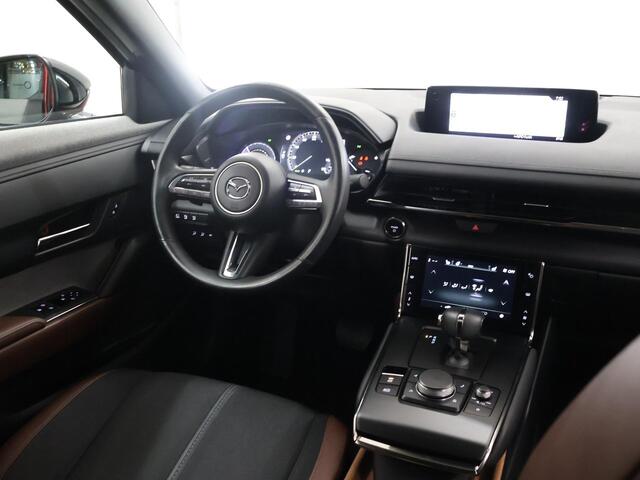 Mazda MX-30 e-SkyActiv 145 Luxury 36 kWh | Navigatie | Bose | Parkeercamera | Keyless Go | Airco | Schuif/kantel dak | Adaptieve Cruise Control | Elektrisch verstalbare stoel + geheugen | Stoel/Stuurverwarming |