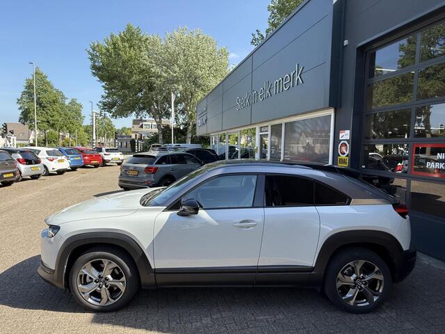 Mazda MX-30 e-SkyActiv 145 Luxury 36 kWh / Airco clima/ Navigatie/ Cruise/ Apple carplay/ PDC/ Camera/ Pan dak