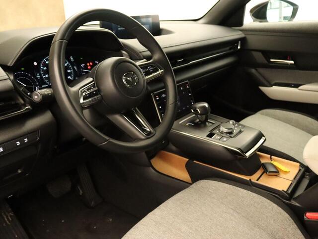 Mazda MX-30 e-SkyActiv EV 145 Prime-line 36 kWh - ORIGINEEL NEDERLANDSE AUTO - PARKEERSENSOREN VOOR EN ACHTER - HEAD-UP DISPLAY - NAVIGATIE - ACHTERUITRIJ CAMERA - KEYLESS ENTRY & START