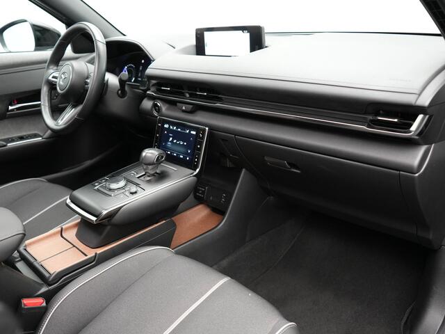 Mazda MX-30 e-SkyActiv R-EV 170 Makoto Plug In Hybrid PHEV | Schuifdak | Adaptive Cruise | 360 Camera | Head Up | BOSE Sound | Keyless | Apple Carplay | Sportstoelen Verwarmd | 18 " L.M |