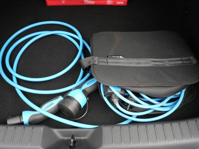 Mazda MX-30 e-SkyActiv R-EV 170 Makoto Plug In Hybrid PHEV | Schuifdak | Adaptive Cruise | 360 Camera | Head Up | BOSE Sound | Keyless | Apple Carplay | Sportstoelen Verwarmd | 18 " L.M |