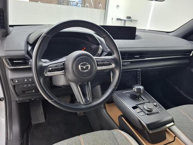 Mazda MX-30 E-SKYACTIV 145 FIRST EDITION 36 KWH I 96% SOH I APPLE CARPLAY I P-CAMERA I CLIMATE CONTROL I NAVIGATIE