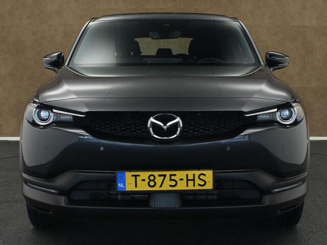 Mazda MX-30 e-SkyActiv EV 145 Exclusive-line 36 kWh - ORIGINEEL NEDERLANDSE AUTO - 3 FASE LADEN - SNELWEG LAAD MOGELIJKHEID - HEAD-UP DISPLAY - PARKEERSENSOREN VOOR EN ACHTER - STUUR EN STOEL VERWARMING - DODEHOEK DETECTIE