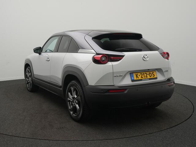 Mazda MX-30 e-SkyActiv 145 First Edition 36 kWh - SOH 92,4% - RIJKLAARPRIJS - Volledig Elektrisch! - All Seasonbanden - Achteruitrijcamera - Adaptive Cruise Control - Head-up Display