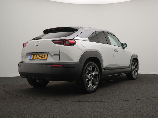 Mazda MX-30 e-SkyActiv 145 First Edition 36 kWh - SOH 92,4% - RIJKLAARPRIJS - Volledig Elektrisch! - All Seasonbanden - Achteruitrijcamera - Adaptive Cruise Control - Head-up Display