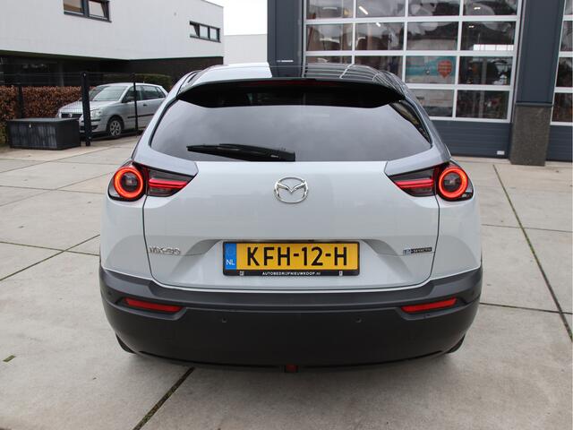 Mazda MX-30 e-SkyActiv 145 First Ed. 36 kWh 96% Stoelvw, HUD, Camera, Carplay, FULL LED Prijspakker!