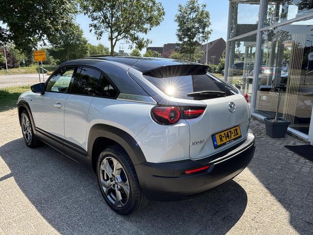 Mazda MX-30 e-SkyActiv EV 145 Makoto 36 kWh 1e Eig., NL-Auto, Deasler Onderh., Schuifdak, Navigatie, Apple Carplay/ Android Auto, 360 Camera, Bose, Keyless Entry, Ad. Cruise Controle